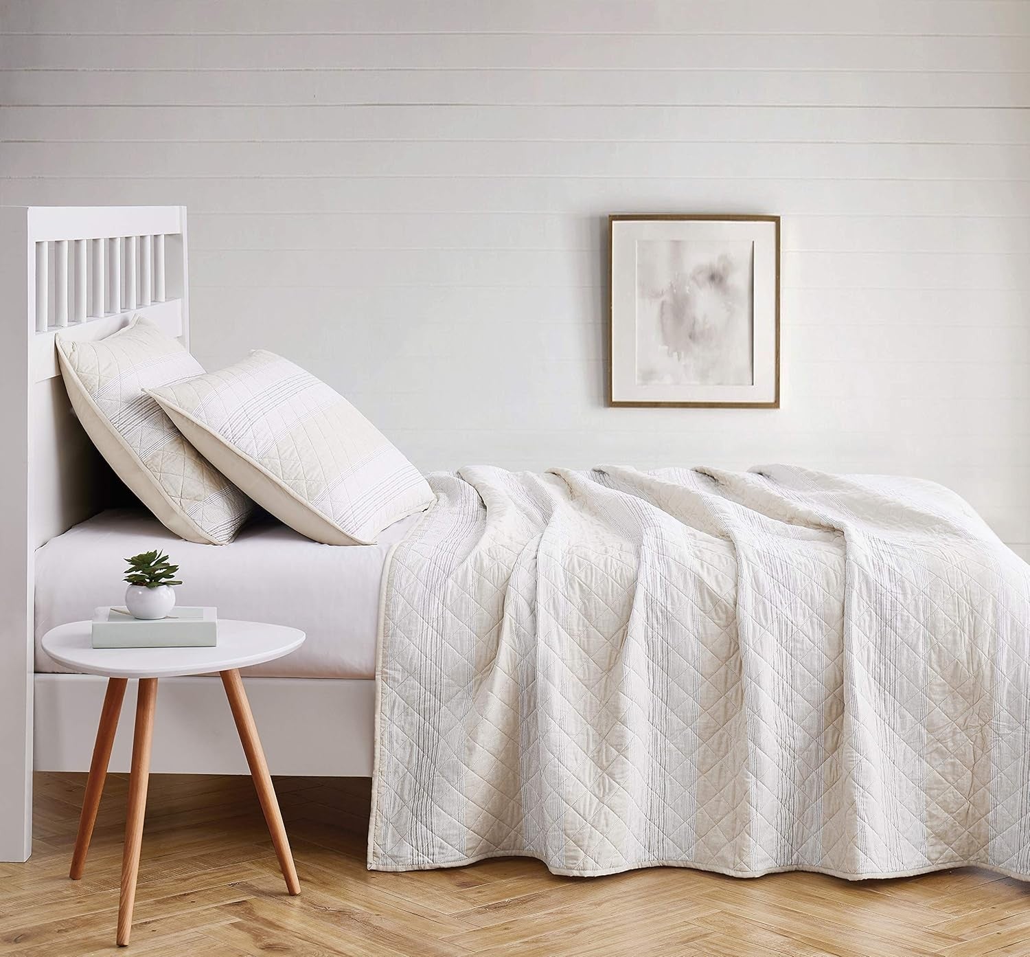 Neutral Stripe Full/Queen Quilt & Pillow Sham Set