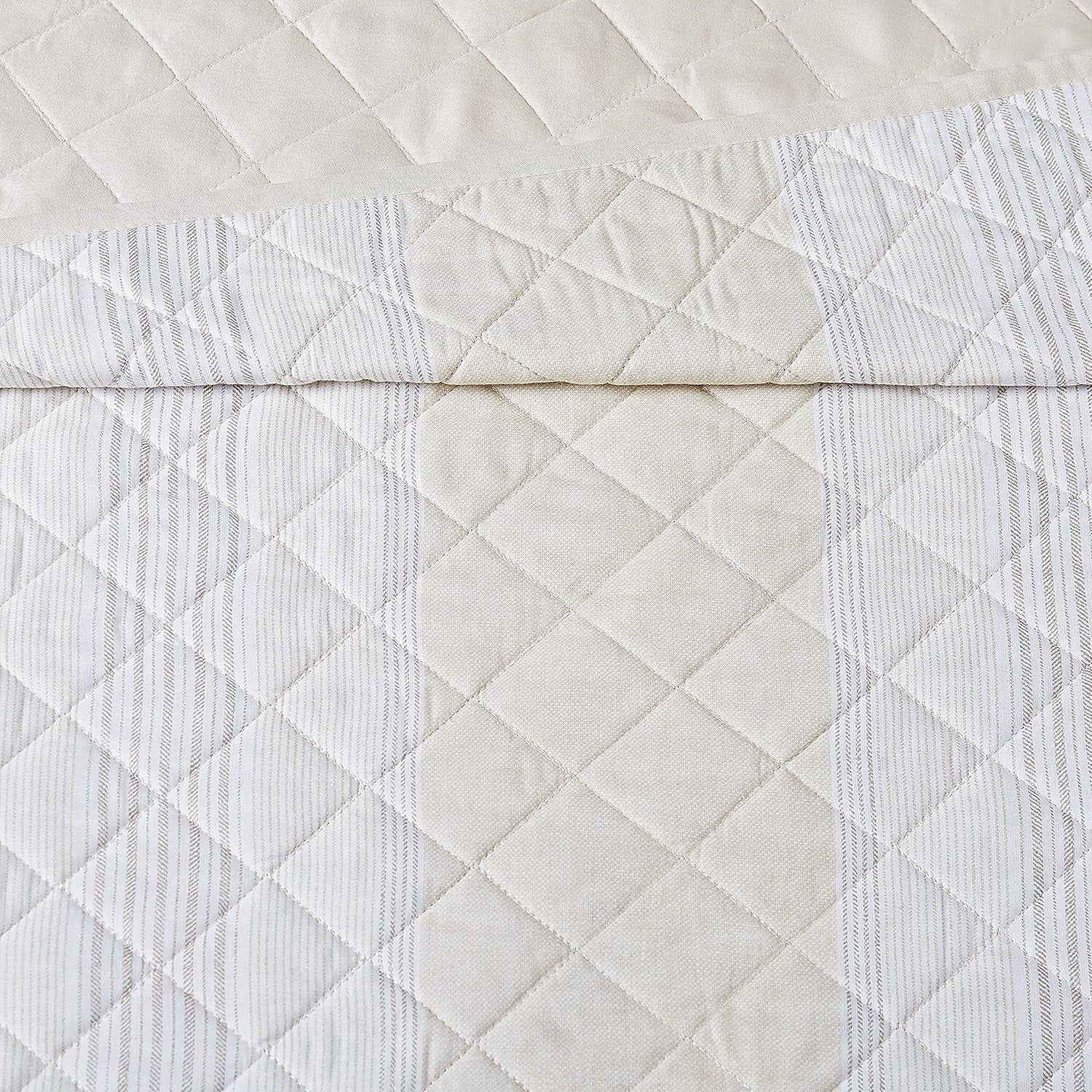 Neutral Stripe Full/Queen Quilt & Pillow Sham Set