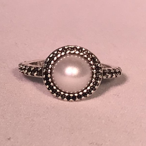 Round White Stone Ring Embossed Band